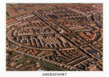 602049 Luchtfoto van het centrale deel van de wijk Kattenbroek te Amersfoort, uit het zuidwesten, met in het midden de ...